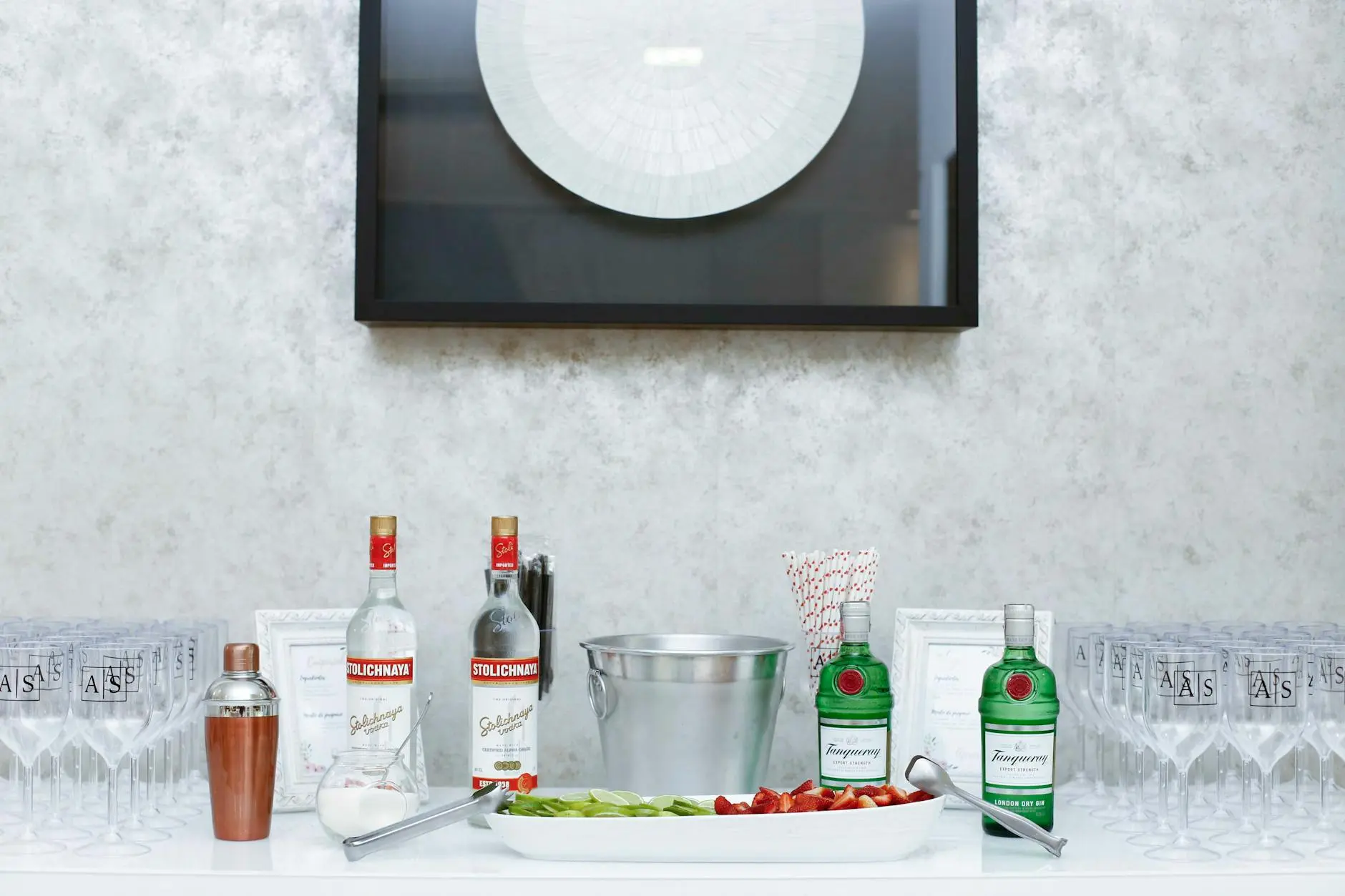 10 Refreshing Mixers What Can You Mix With Gin For Perfect C